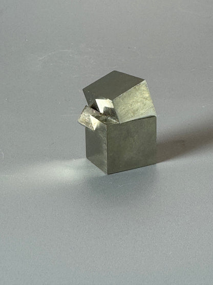 Perfekter Pyrit Kubus (Museumsqualität) - 2cm