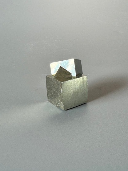 Perfekter Pyrit Kristall Kubus (Museumsqualität) - 2 cm, 30g