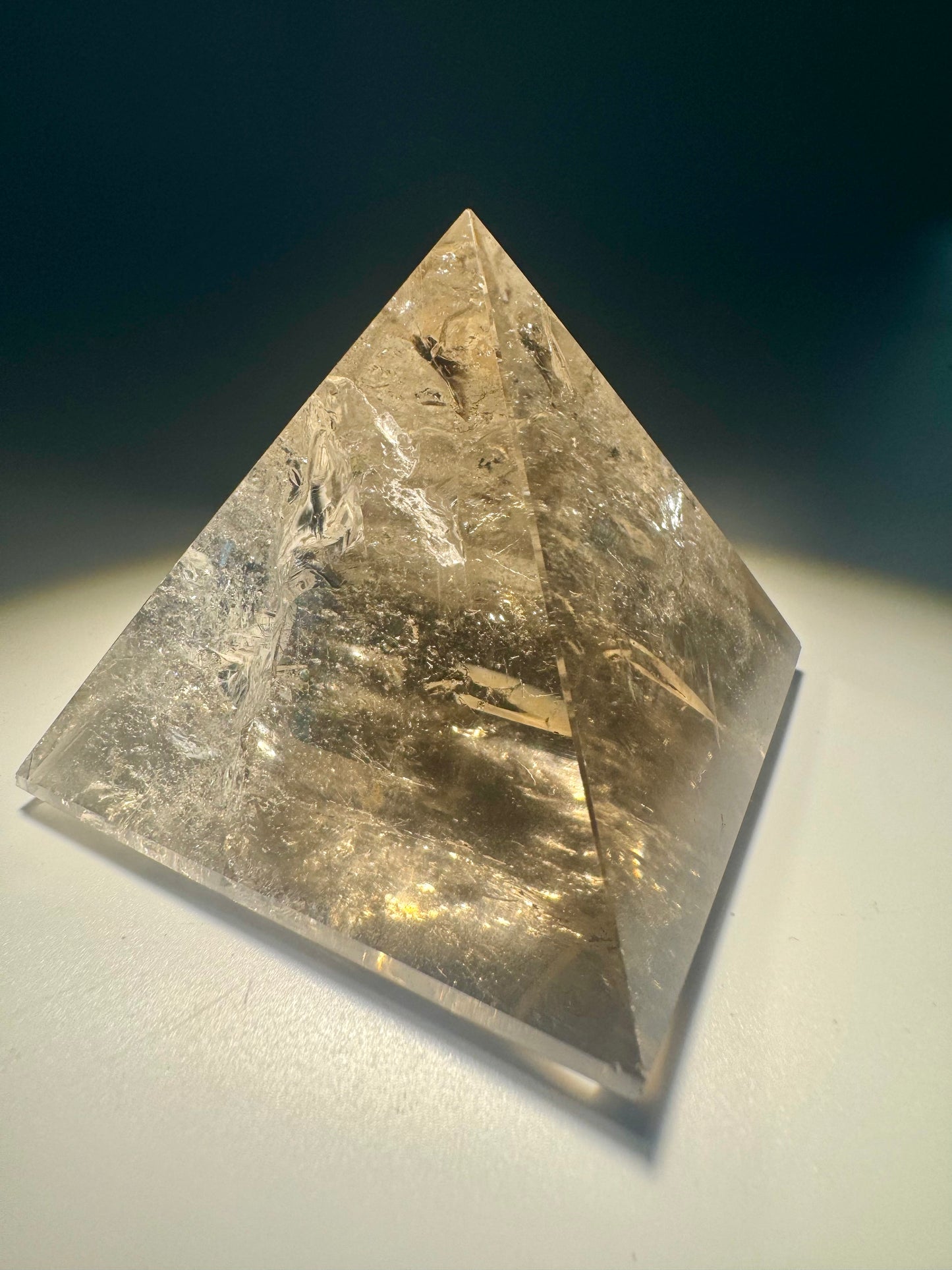 Rauchquarzpyramide extra klar mit Regenbogen aus Brasilien – 4,8 cm