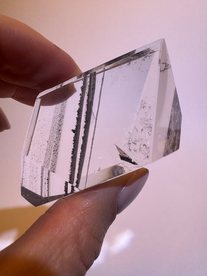 Schwarze Phantom Bergkristall (Lemurian) Freeform (ultra klar) 🖤 - 7cm, 89g