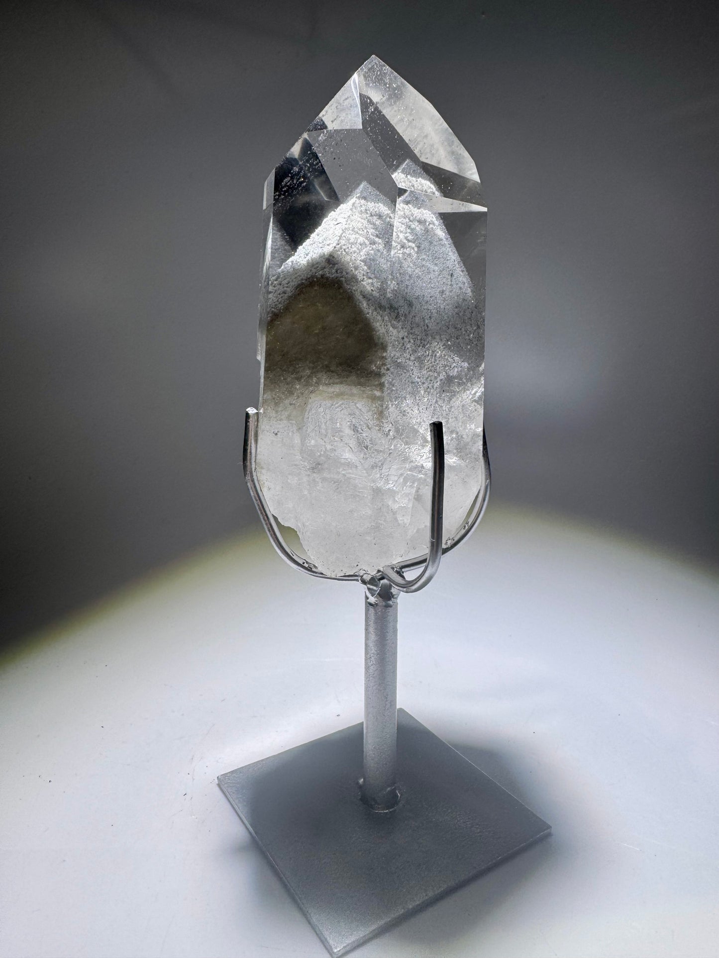 Black Phantom Lemurian Bergkristall 18 cm – Museumsqualität