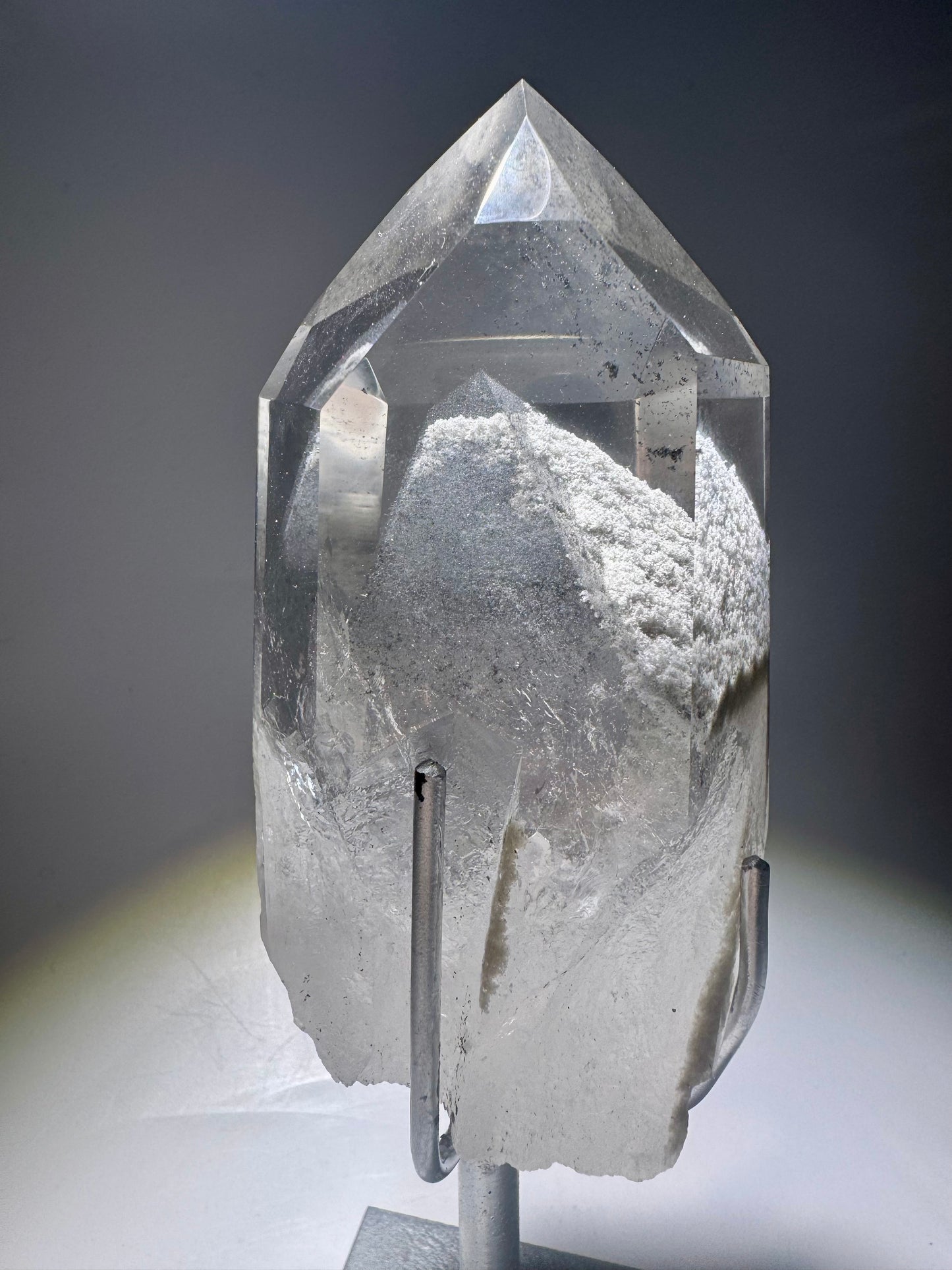 Black Phantom Lemurian Bergkristall 18 cm – Museumsqualität