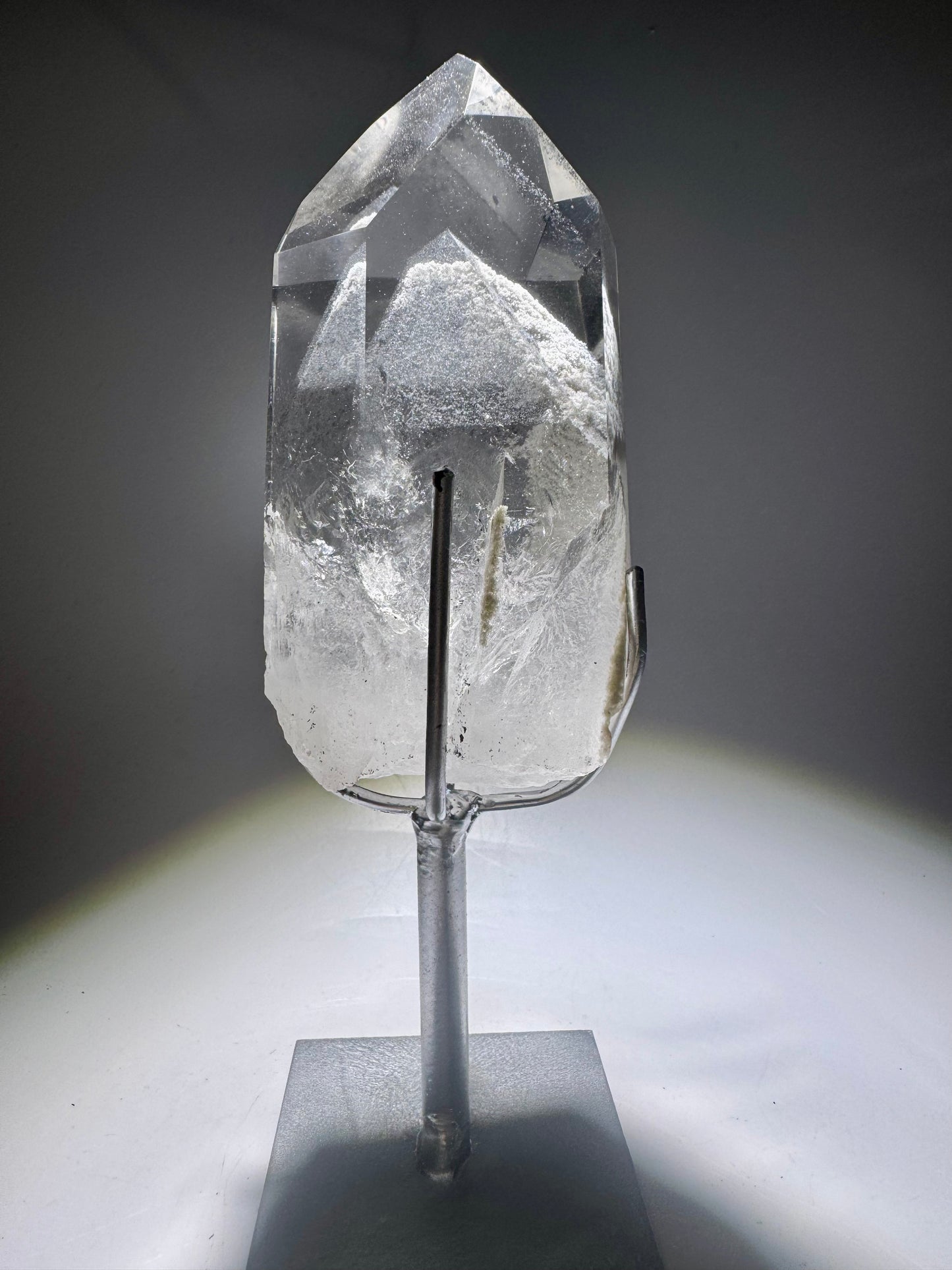 Black Phantom Lemurian Bergkristall 18 cm – Museumsqualität