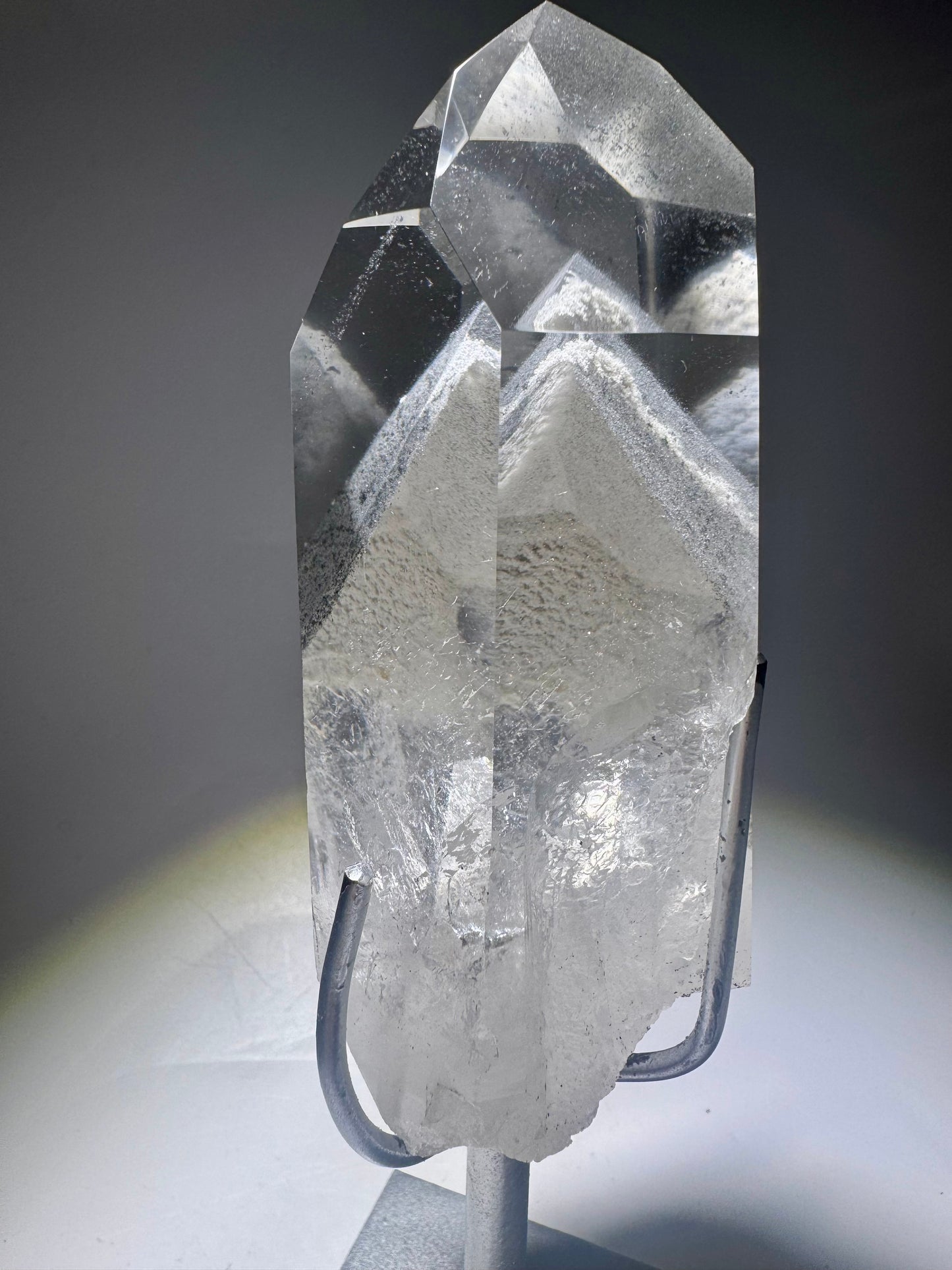 Black Phantom Lemurian Bergkristall 18 cm – Museumsqualität