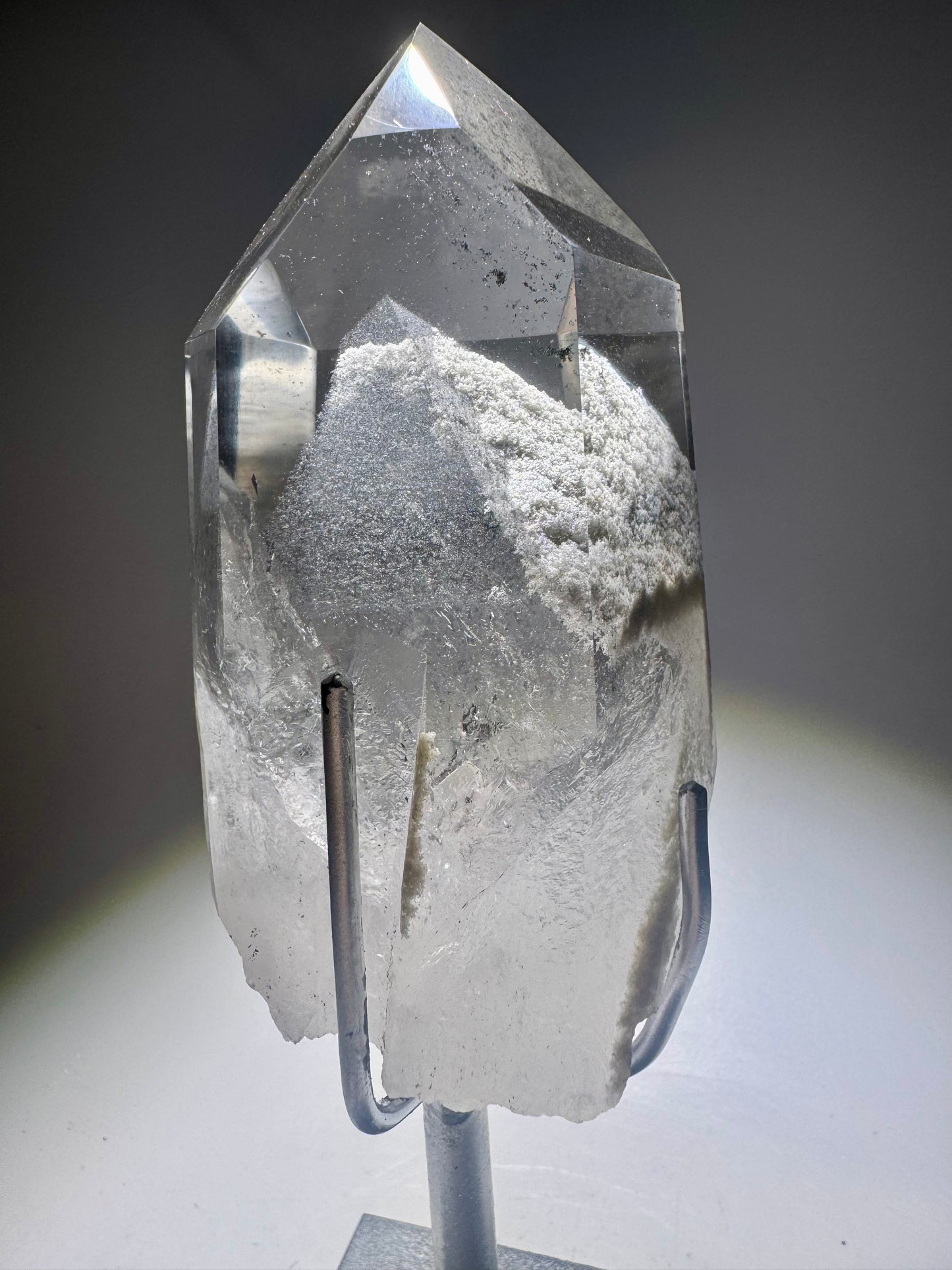 Black Phantom Lemurian Bergkristall 18 cm – Museumsqualität