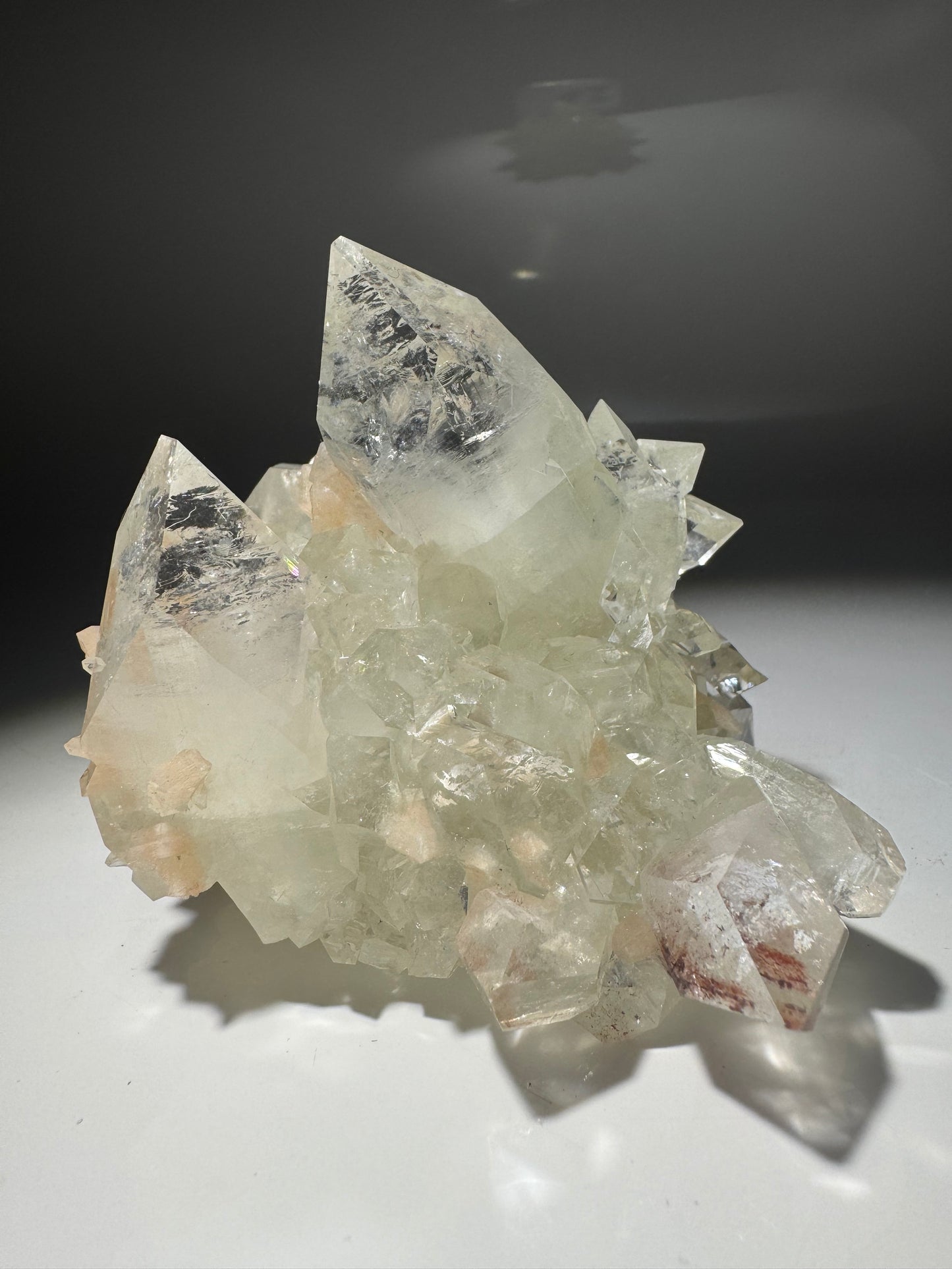 Kristallklarer Apophyllit mit aprikosenfarbenem Desmin – Museumsqualität 9,5 cm 💎