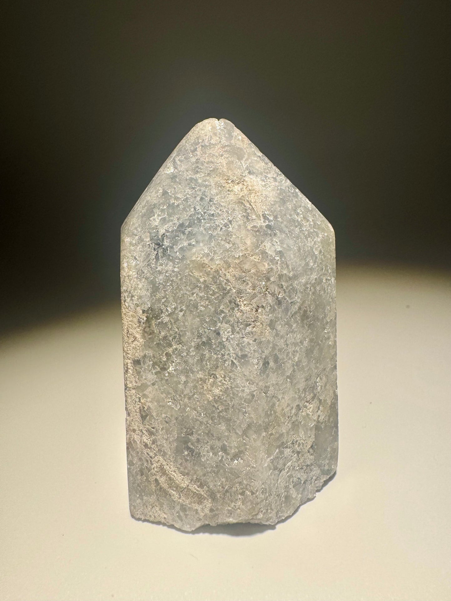 Celestin Spitze Madagaskar 7cm, klare hellblaue Kristalle, natürliche Energie