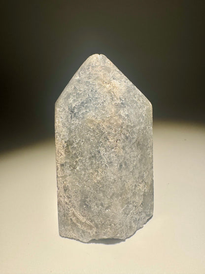 Celestin Spitze Madagaskar 7cm, klare hellblaue Kristalle, natürliche Energie