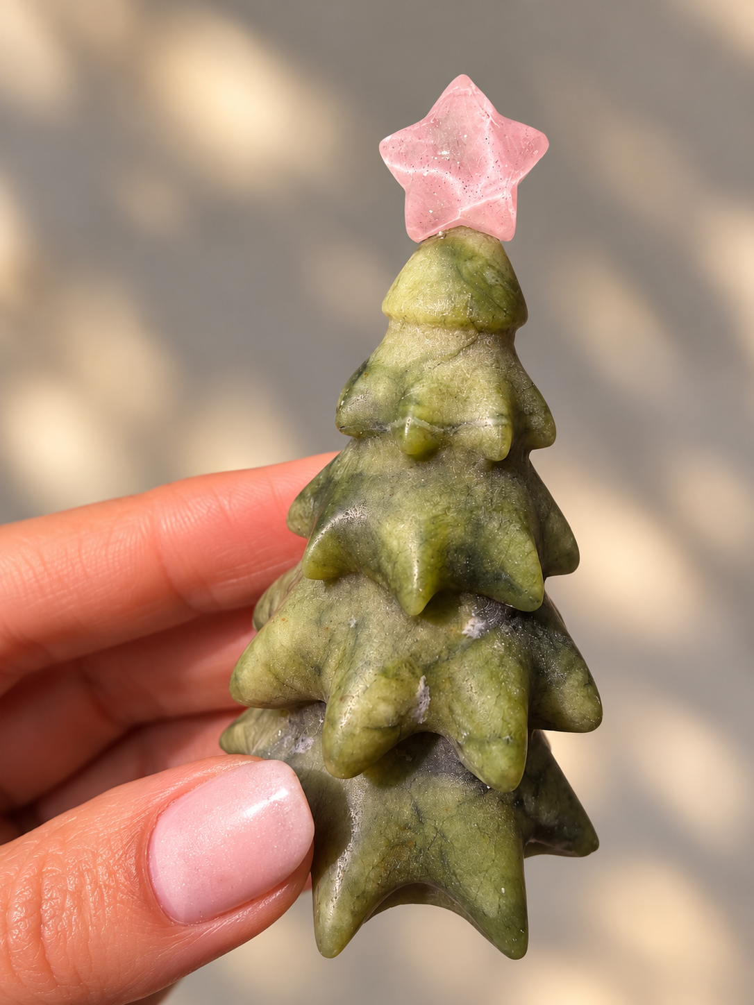 Jade Weihnachtsfigur Christbaum 8,5 cm mit dekorativem farbigem Stern