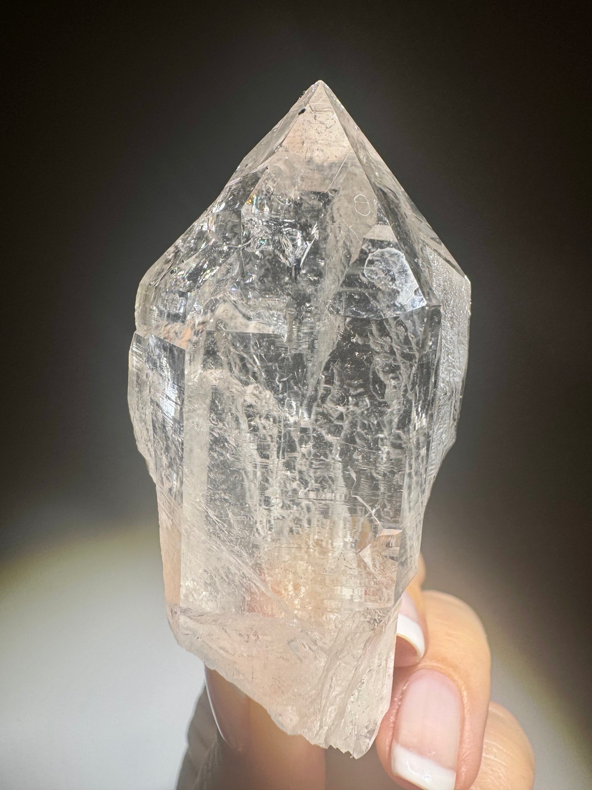 Klarer Himalaya-Quarz mit lemurischen Linien – 110 g