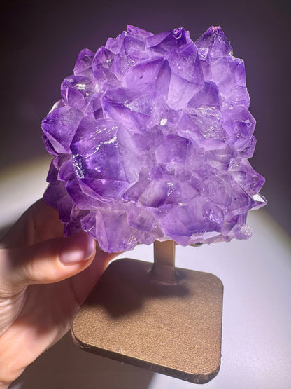 Kraftvoller Amethyst-Stalaktit-Edelstein, perfekt für Deko und Rituale