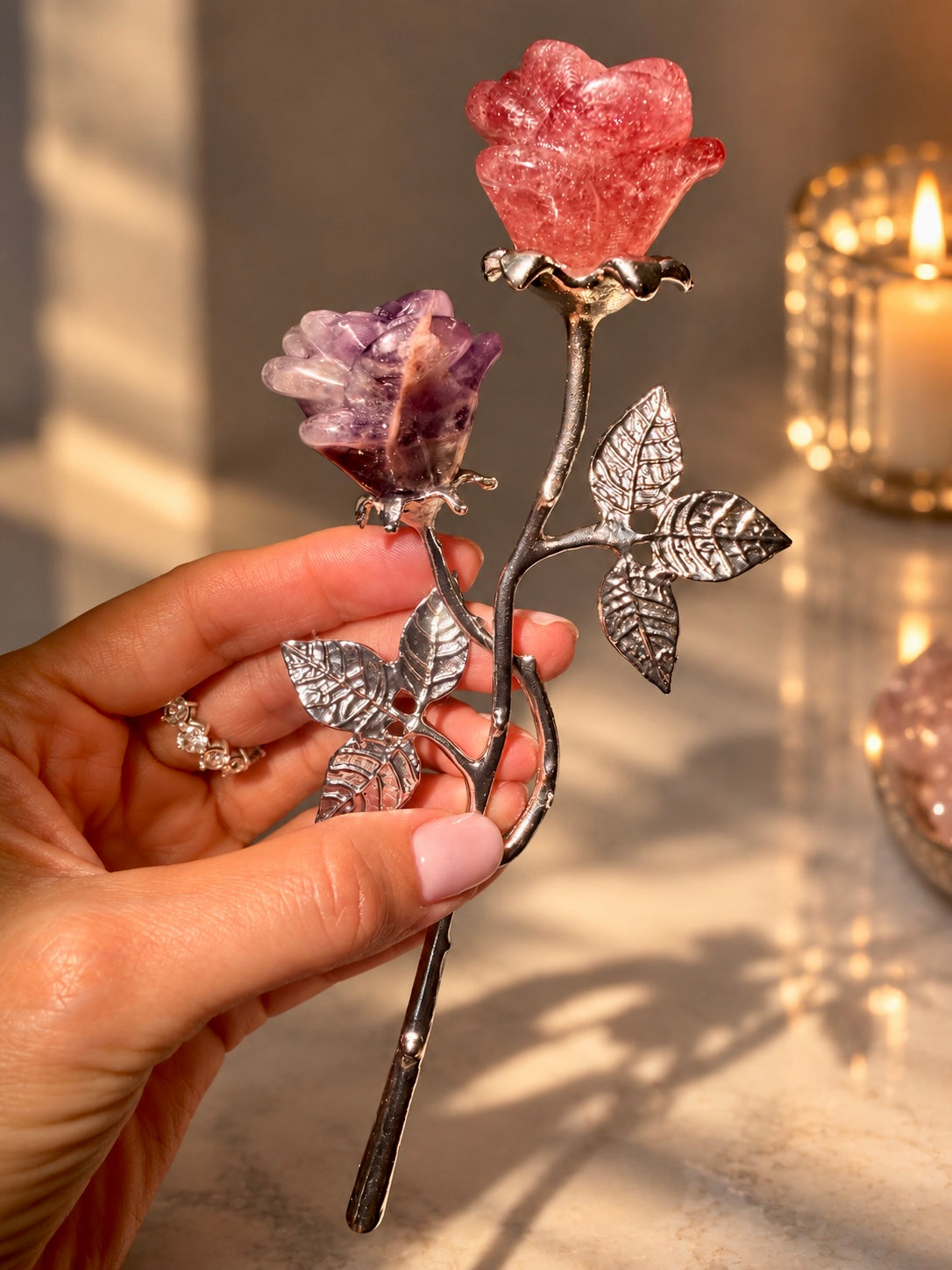Kristallrosen aus verschiedenen Edelsteinen als besonderes Geschenk für sie
