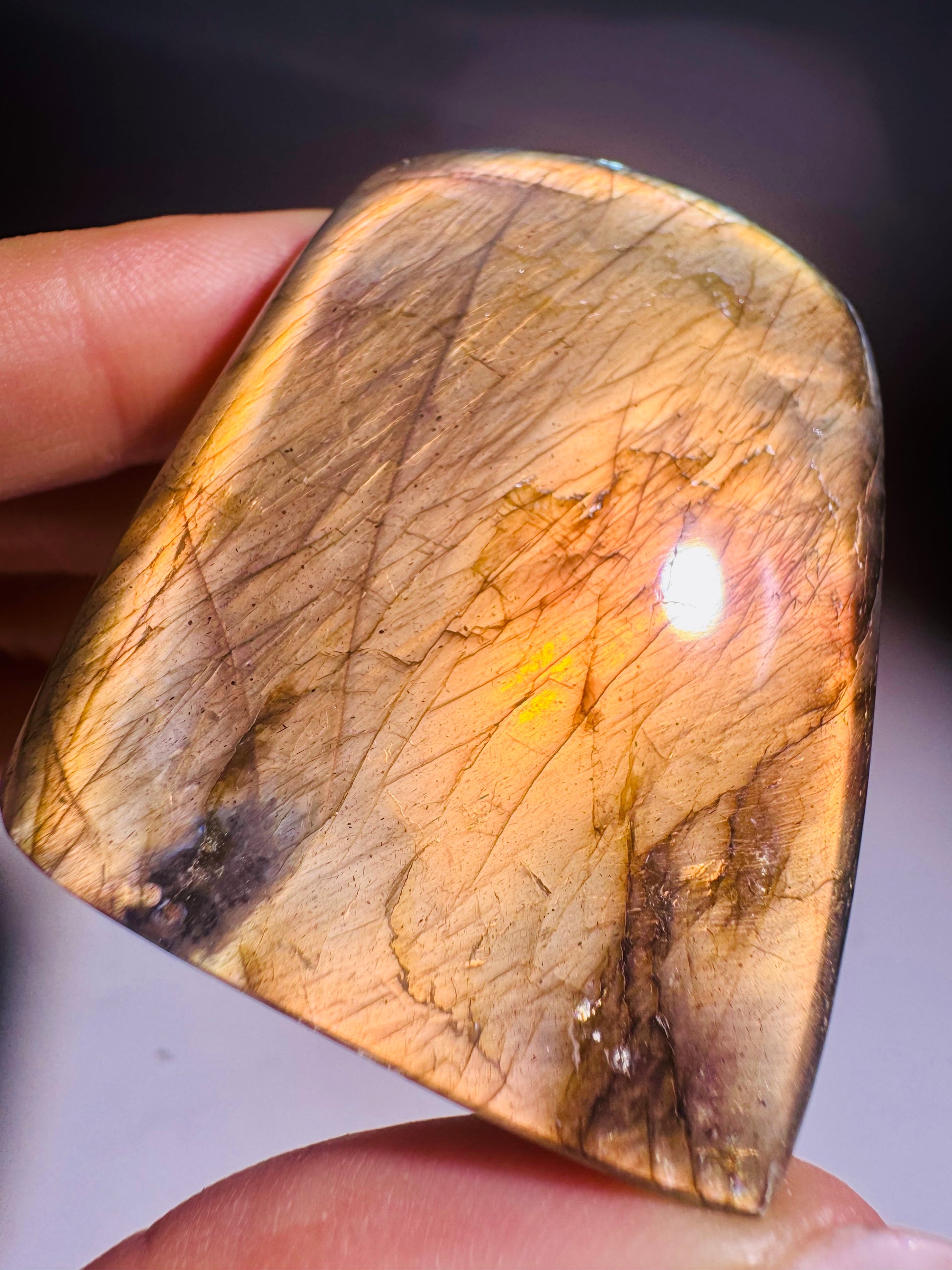 Labradorit Pink–Gold kaufen – selten | UNIQUE CRYSTALS