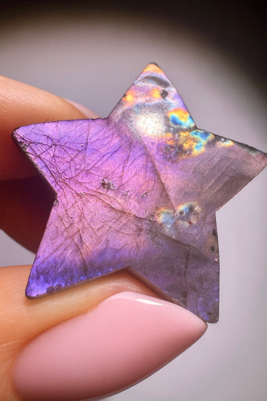 Labradorit Stern 2,76 cm – Lila, Pink – Beidseitig Flash 