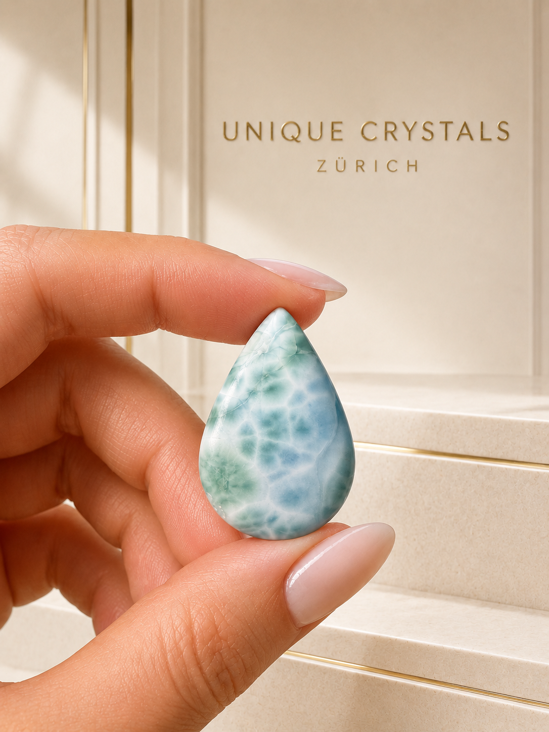 Larimar Cabochon 5 g, karibischer Edelstein und Heilstein aus der Dominikanischen Republik