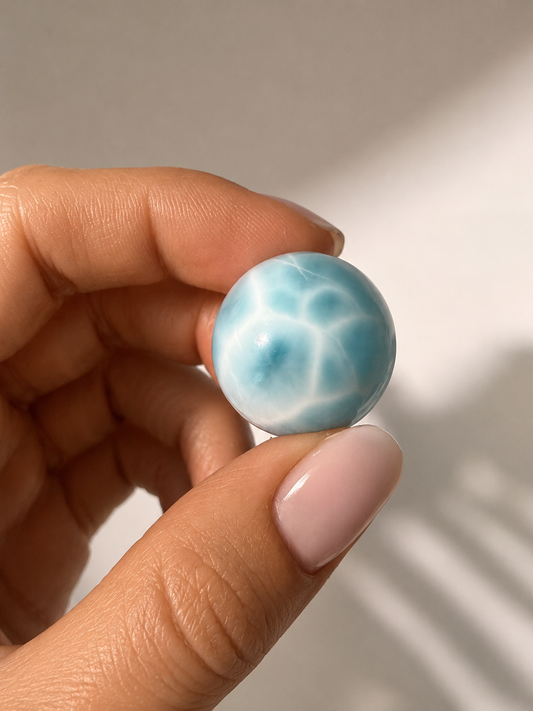Larimar Edelsteinkugel 2,1 cm, 15 g, karibisch blauer Naturstein