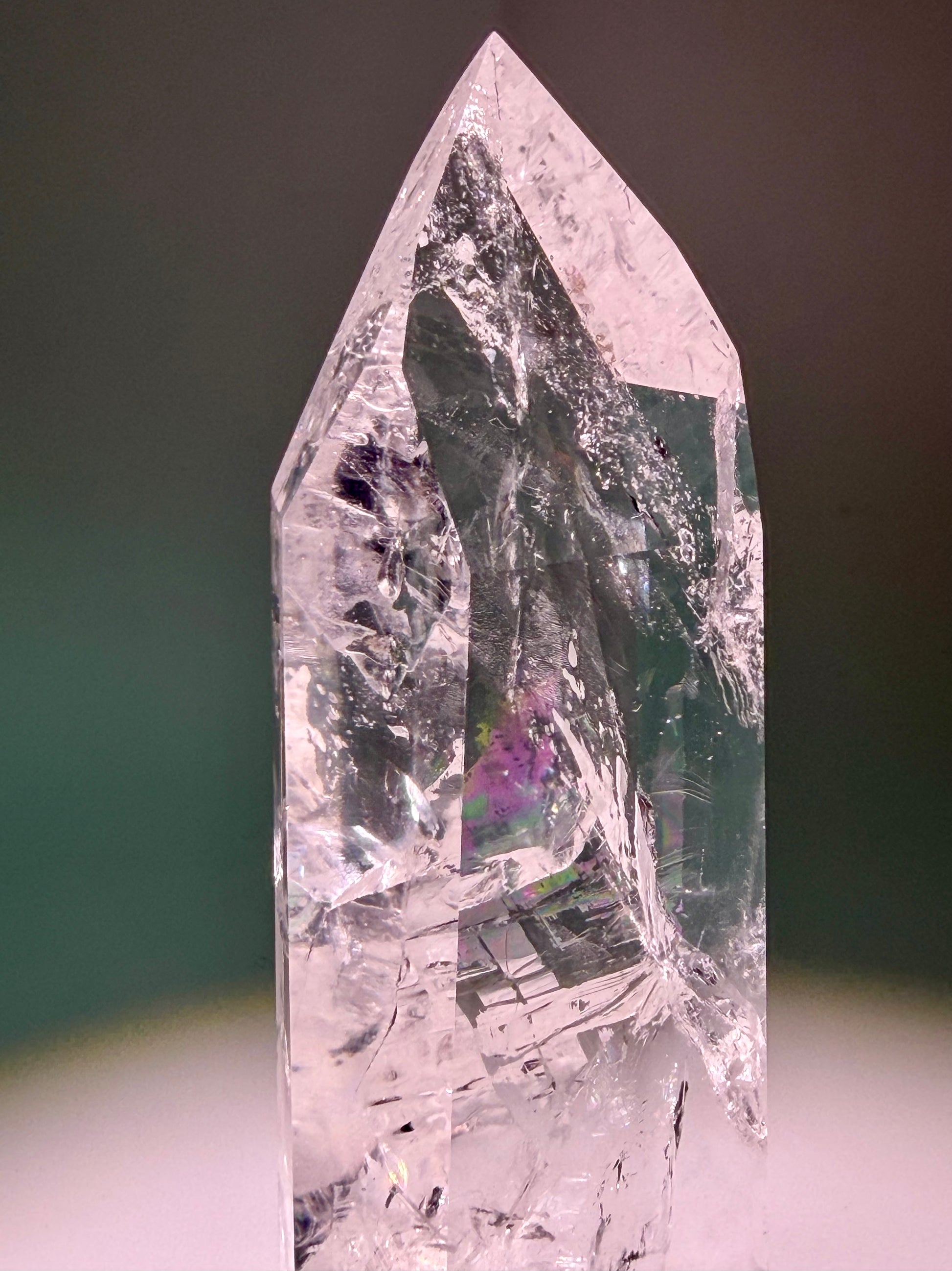 Lemurian Bergkristallspitze XL in 1A-Qualität mit charakteristischen Lemurian Linien, 473 g