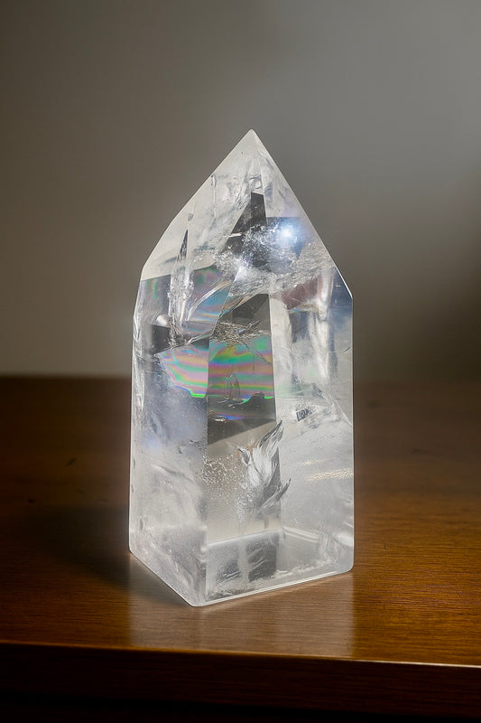 Lemurian Kristall Bergkristall 12 cm 402 g – klar mit Regenbogen & Phantomen, Brasilien