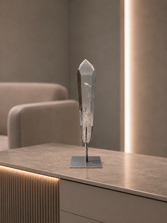 Lemurian Kristall Spitze Bahia Brasilien, 21 cm, 340 g, ultratransparenter Heilstein mit Silberständer