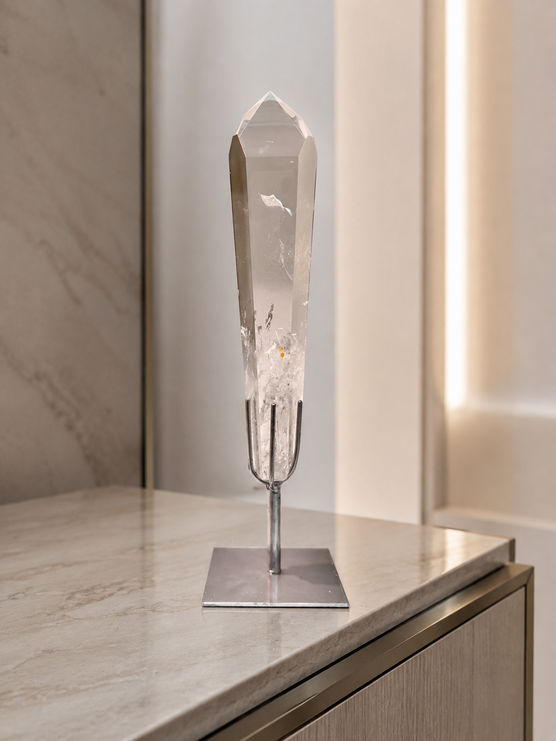 Lemurian Kristall Spitze, Premium Qualität mit Lichtspiel und hoher Transparenz