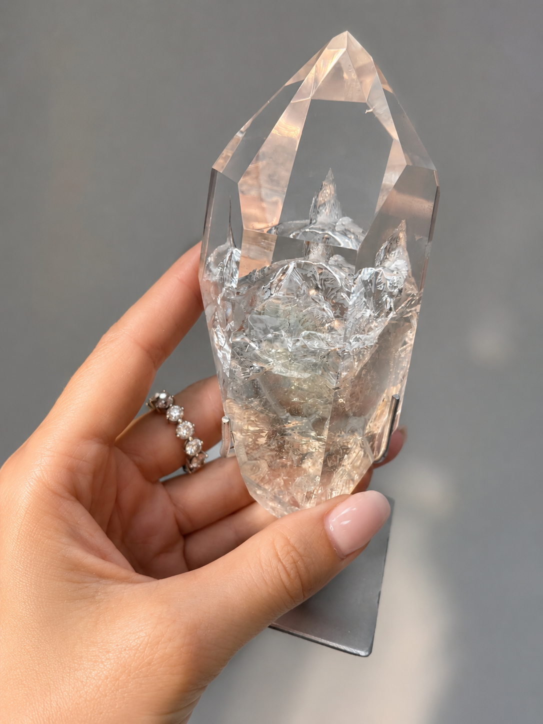  Lemurian Kristall mit innerer Berglandschaft aus Bahia Brasilien auf Silberständer