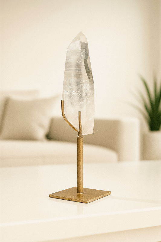 Lemurian Quarzspitze transparent – 9,3 cm Kristall, 14 cm mit goldenem Ständer, aus Brasilien