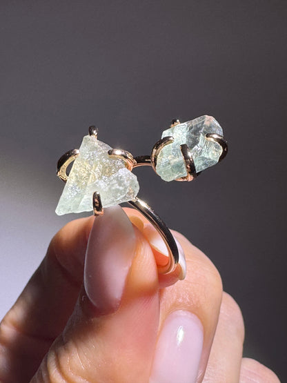 Natürlicher Fluorit-Ring aus vergoldetem Kupfer – Schmuck für mentale Stärke und spirituelle Harmonie