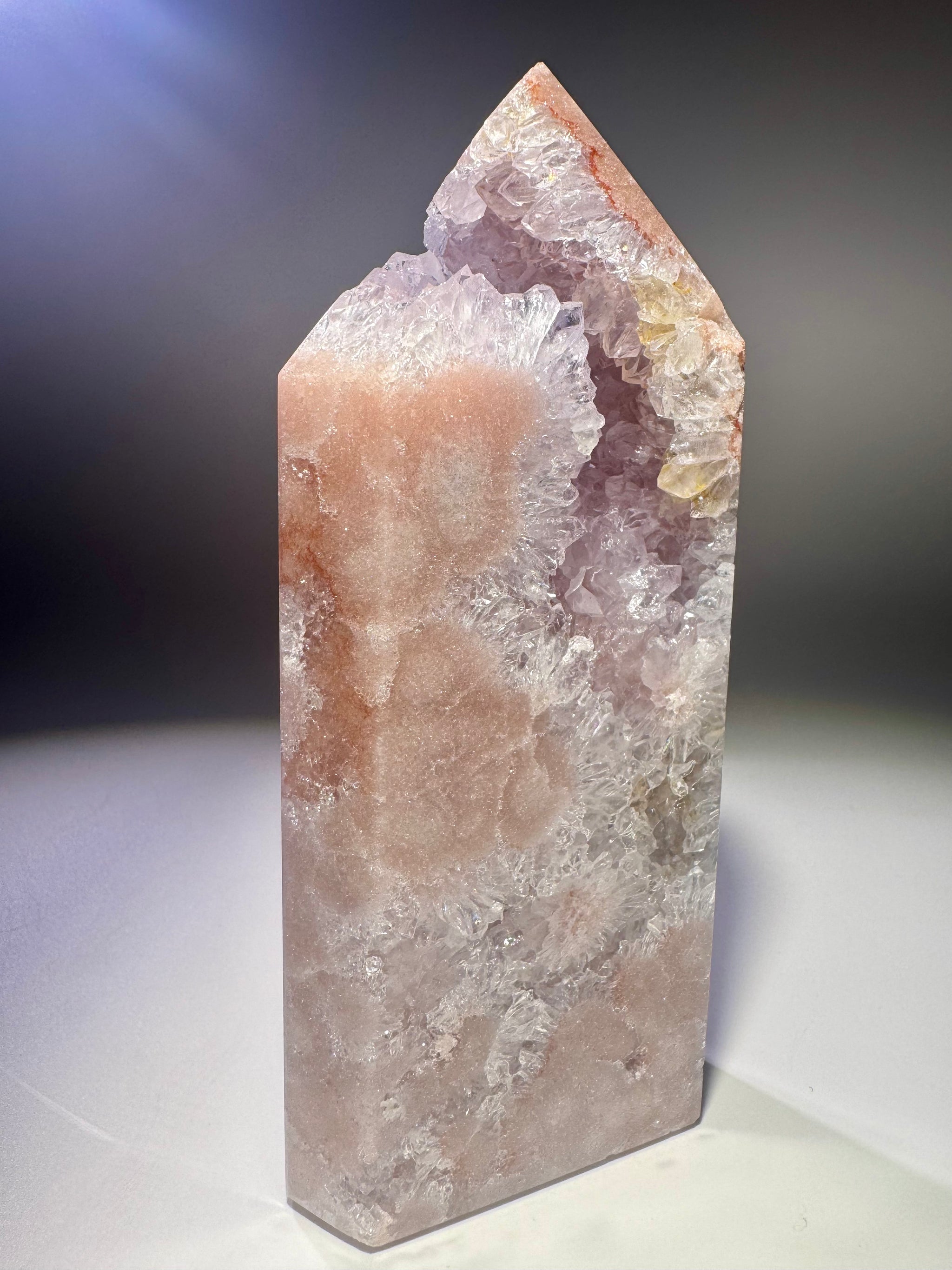 Natürlicher Pink Amethyst in seltener Blumenform aus Brasilien – mit grossen Kristallen und feinem Glanz