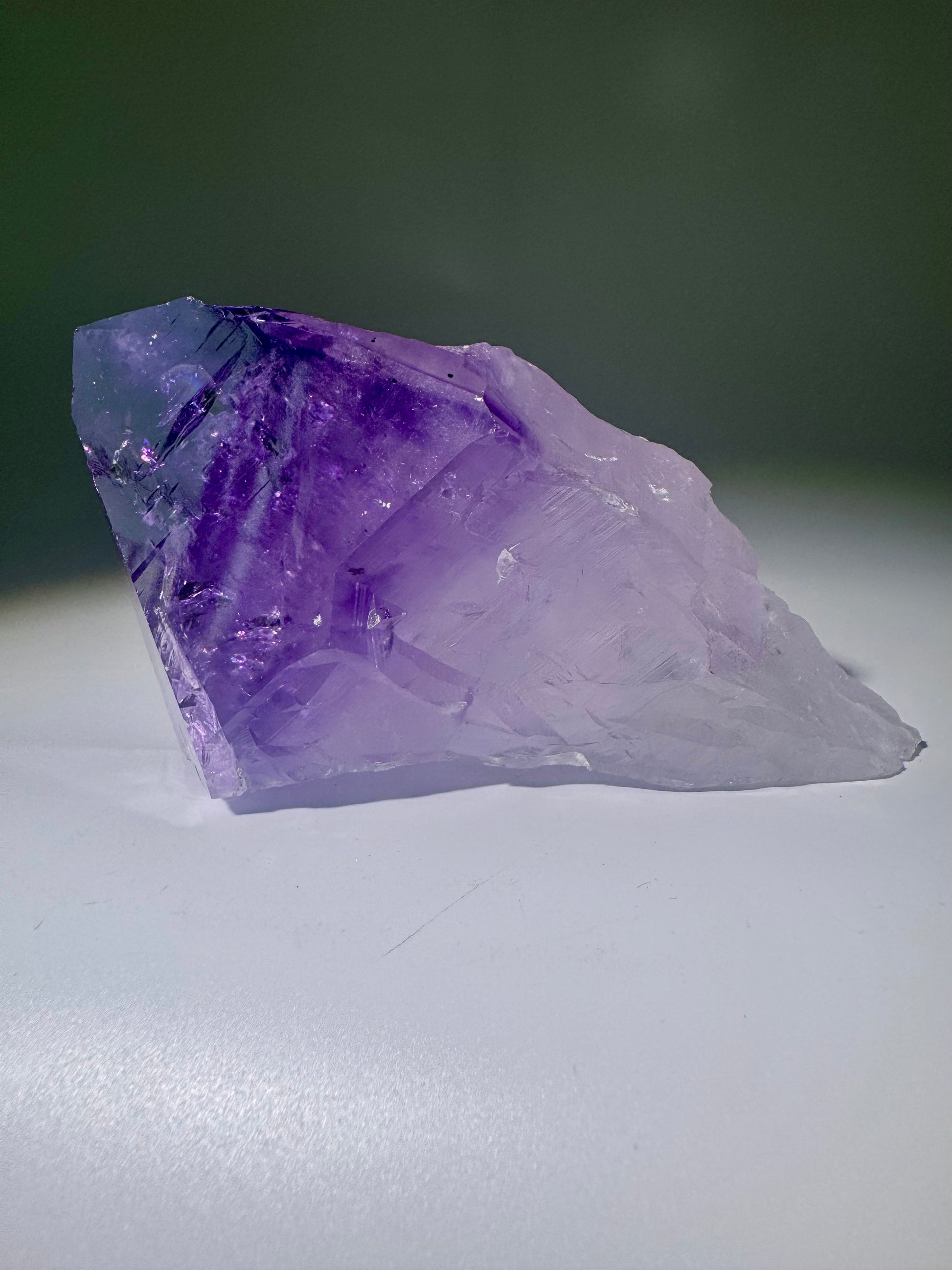 Naturbelassene Amethystspitze mit feiner Kristallstruktur, 12 cm, aus Brasilien