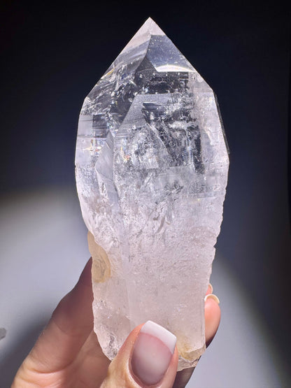 Naturbelassene riesige Lemurian Spitze ✨ 11.3cm– Brasilianischer Meisterkristall
