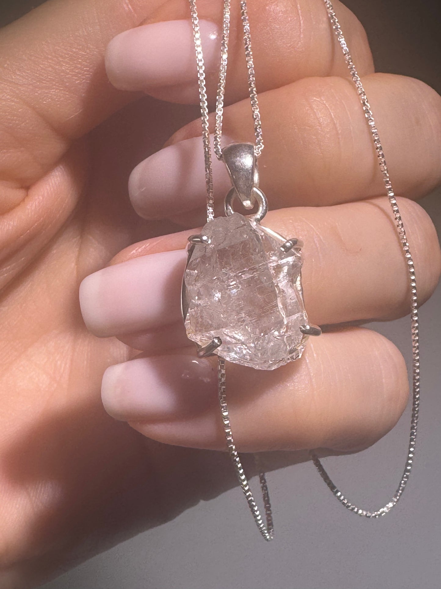Naturbelassener Herkimer Quarz Anhänger mit Kette