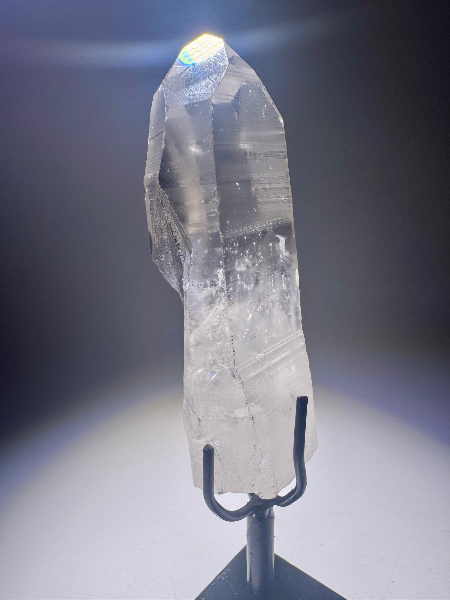 Naturbelassener Lemurianer Kristall mit Lemurian Lines