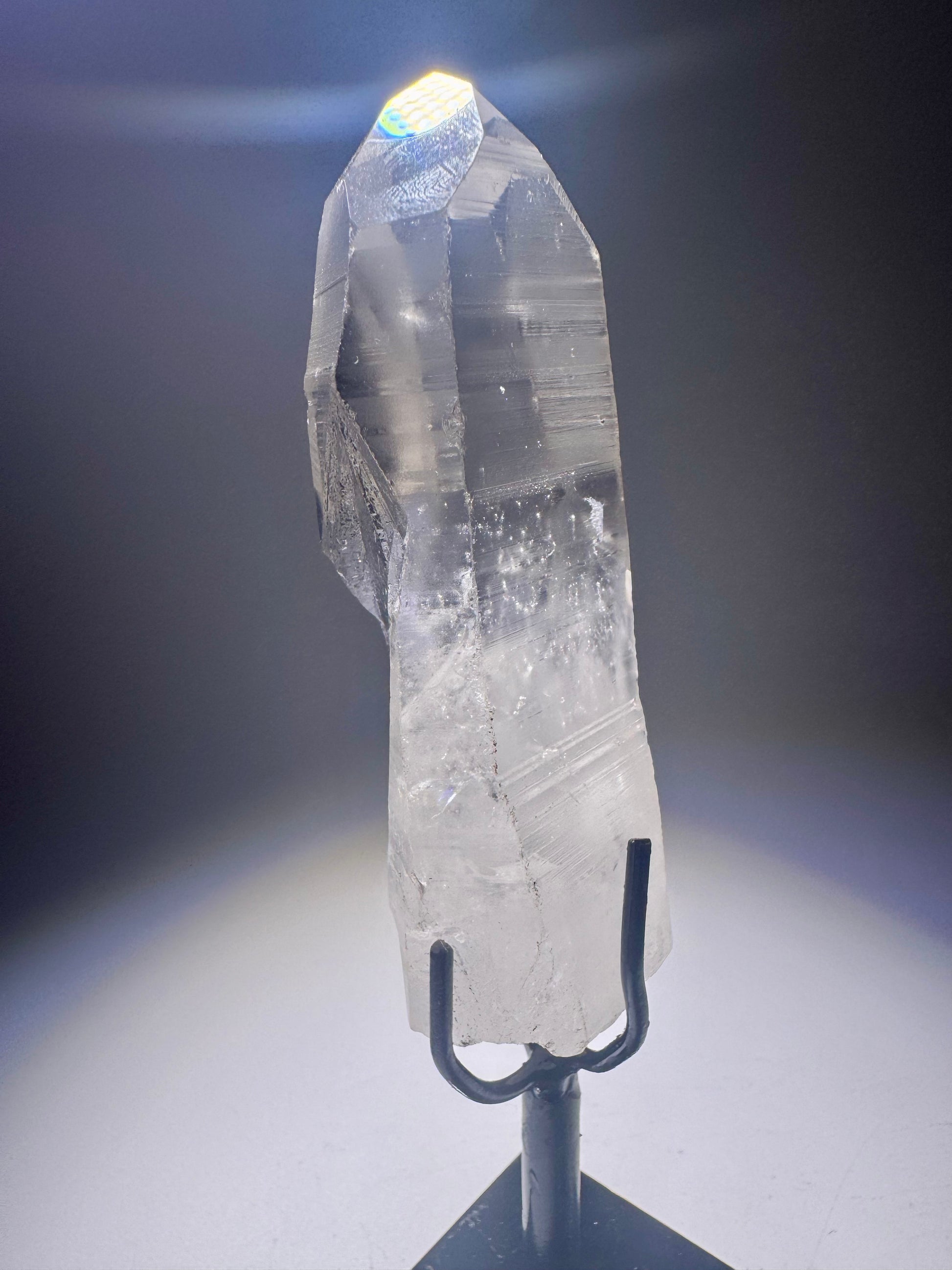 Naturbelassener Lemurianer Kristall mit Lemurian Lines