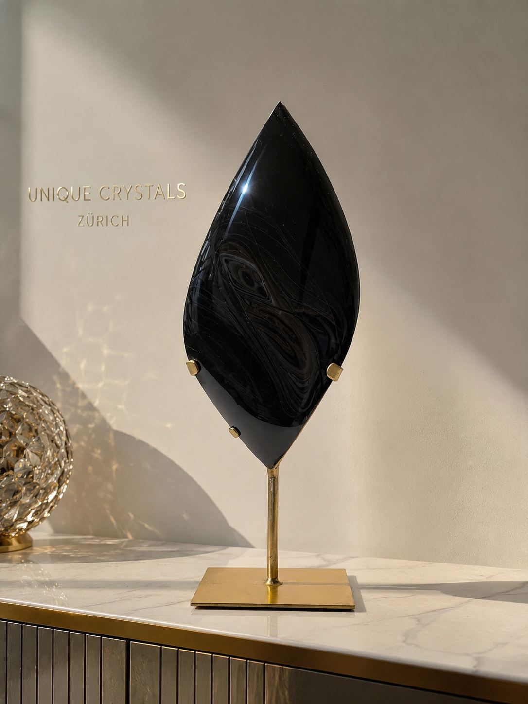 Obsidian Flamme aus Brasilien, 30,5 cm, 1,52 kg, handgefertigter Schutzstein mit Goldständer