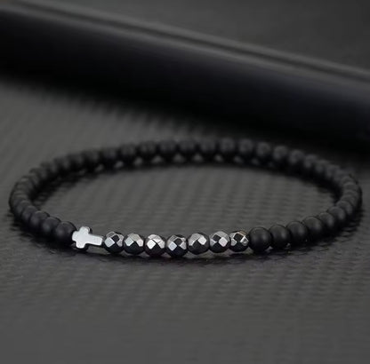 Onyx-Armband mit facettierten Hämatitperlen & Kreuz – 19,5 cm, Unisex
