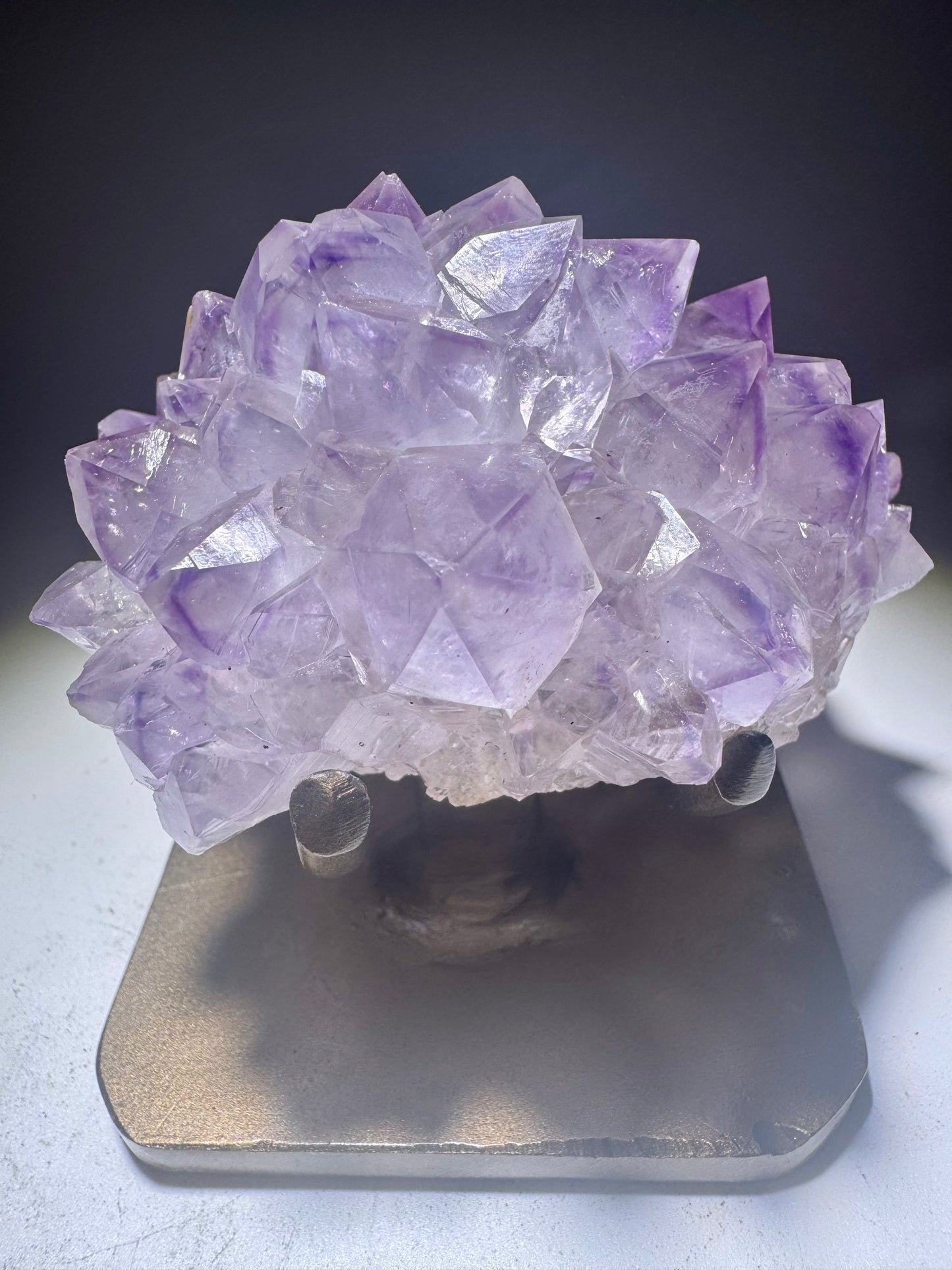 Perfekte Amethystkristallblüte Stalaktit mit funkelnden Spitzen