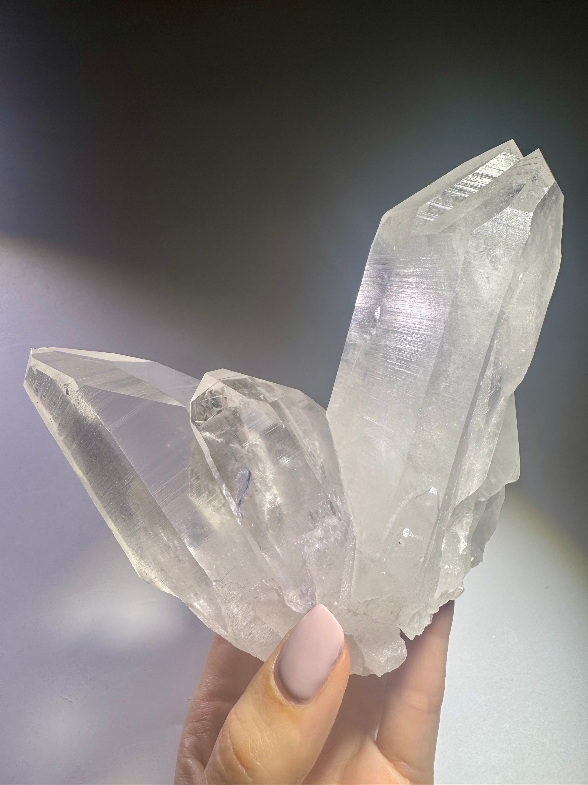 Perfekte Lemurian Kristall-Stufe aus Brasilien – 13 cm, 791 g, in aussergewöhnlicher Klarheit und exklusiver Qualität