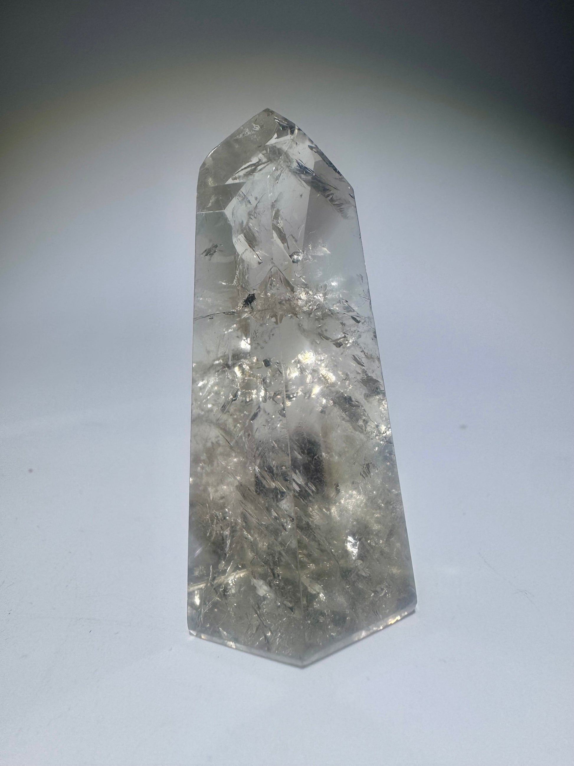 Prasiolith Spitze 5,2 cm – Extra klarer Grüner Amethyst aus Brasilien mit Regenbogen