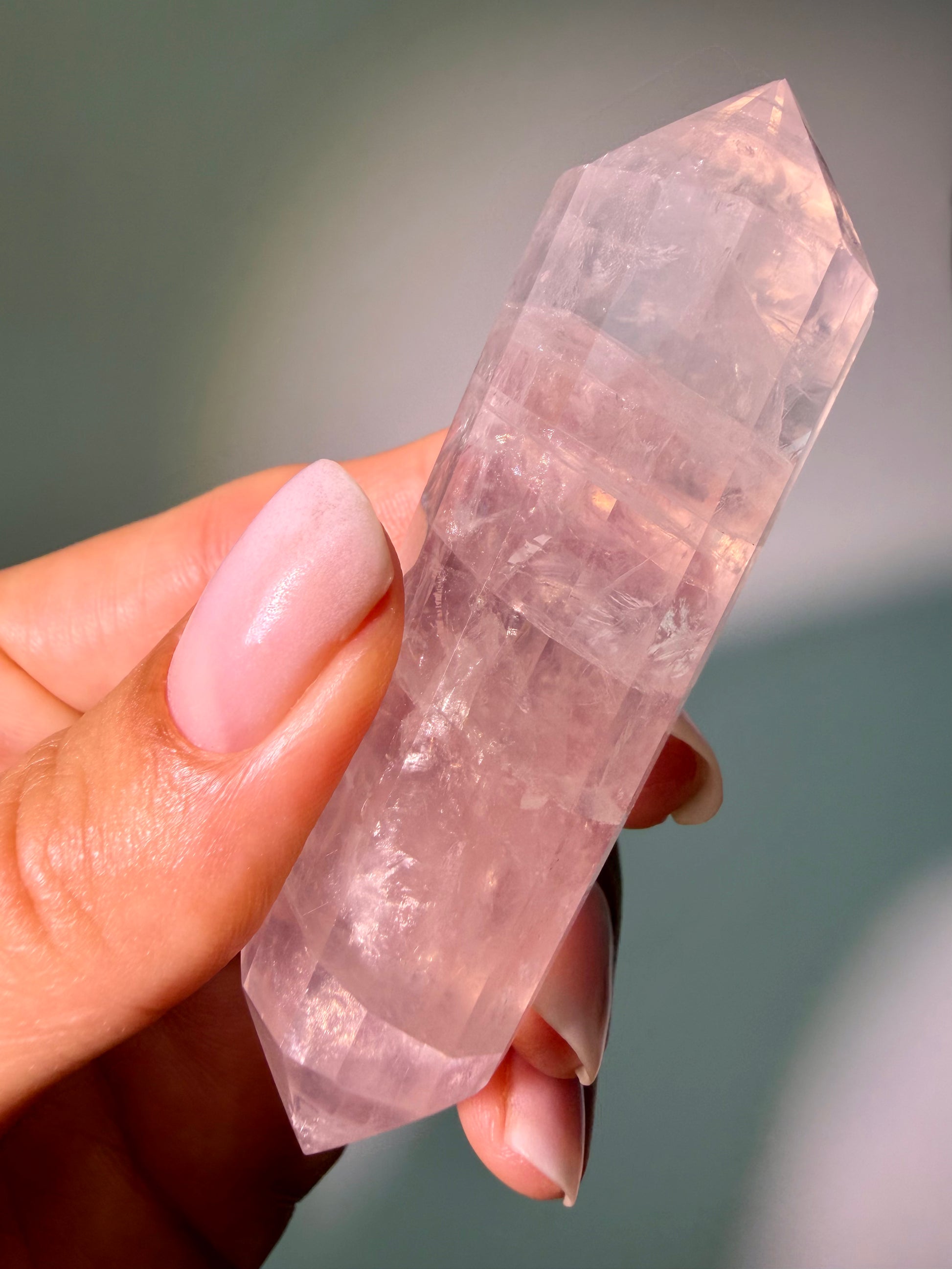 Premium Ice Rosenquarz Vogel Kristall für Energiearbeit und Meditation