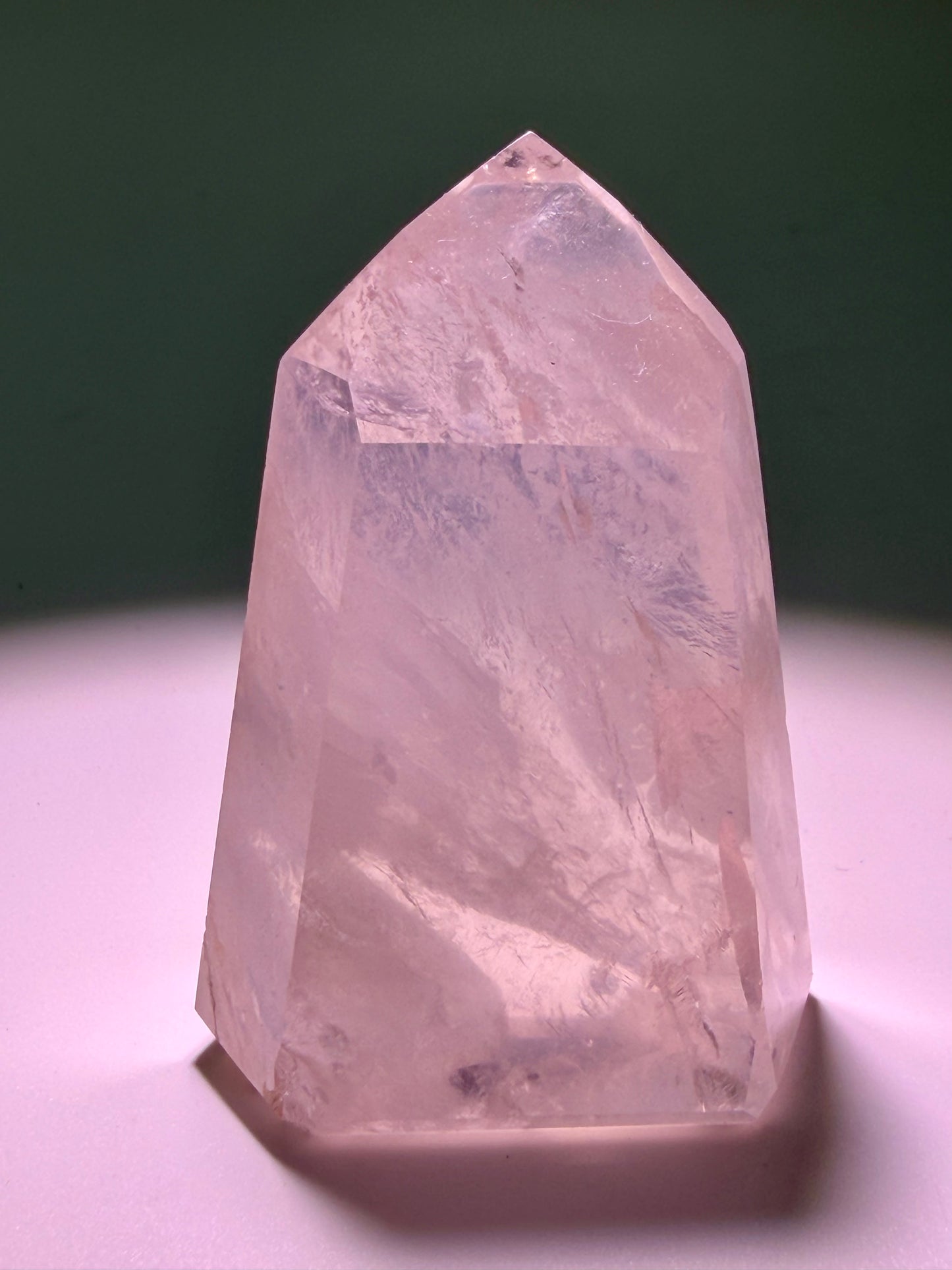 Premium Rosenquarz Tower aus Brasilien – kräftiges Pink & natürliche Transparenz