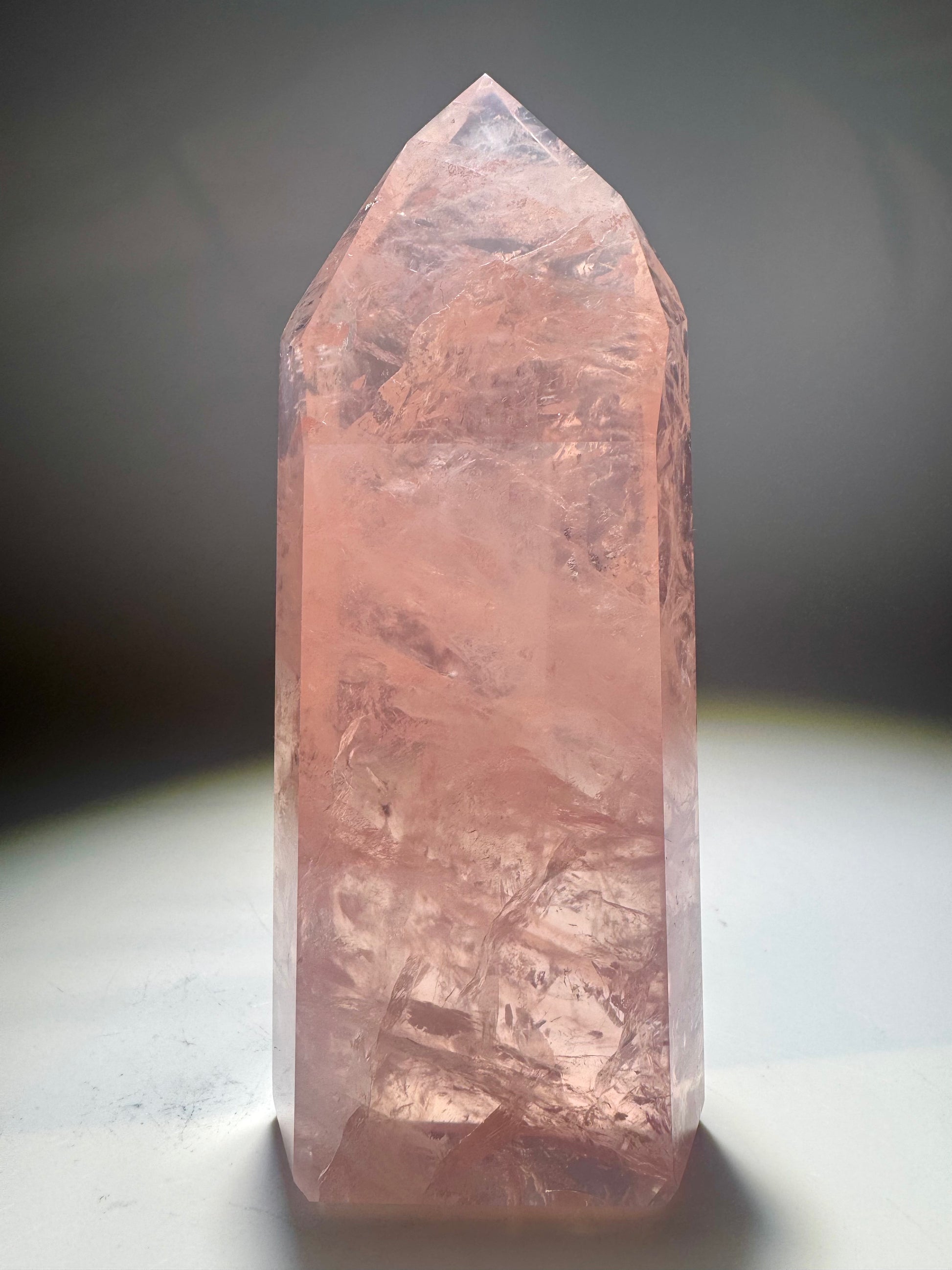 Premium Rosenquarzspitze 13 cm | 335 g – Seltene natürliche rosa Farbe