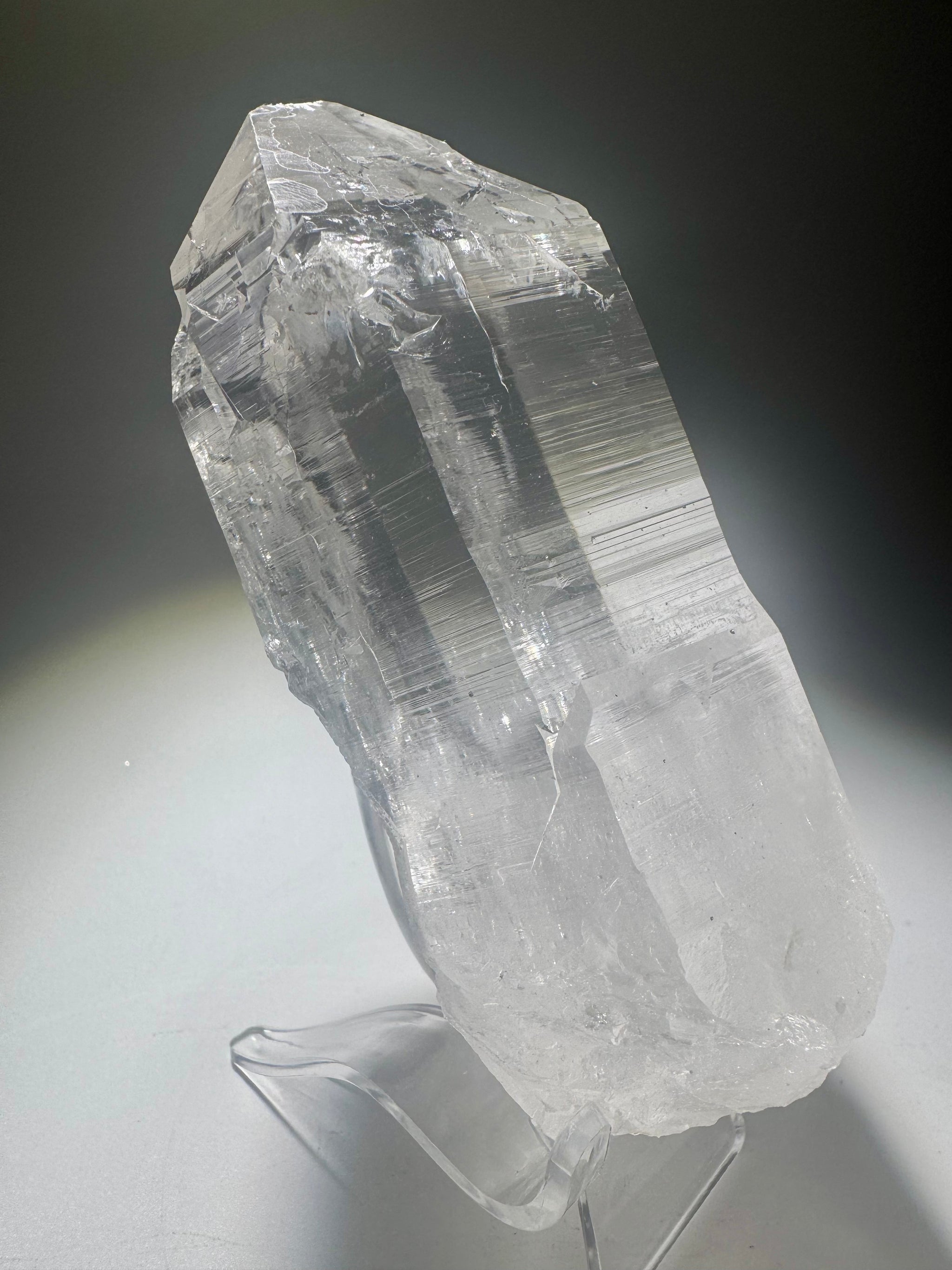 Quarz Edelsteinspitze naturbelassen – 11,7 cm