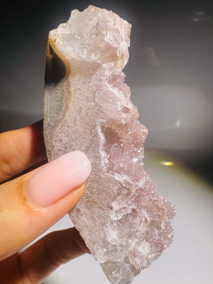 Rainbow-Amethyst Rohstück kaufen – zartes Rosa, Doppelkristall, Uruguay
