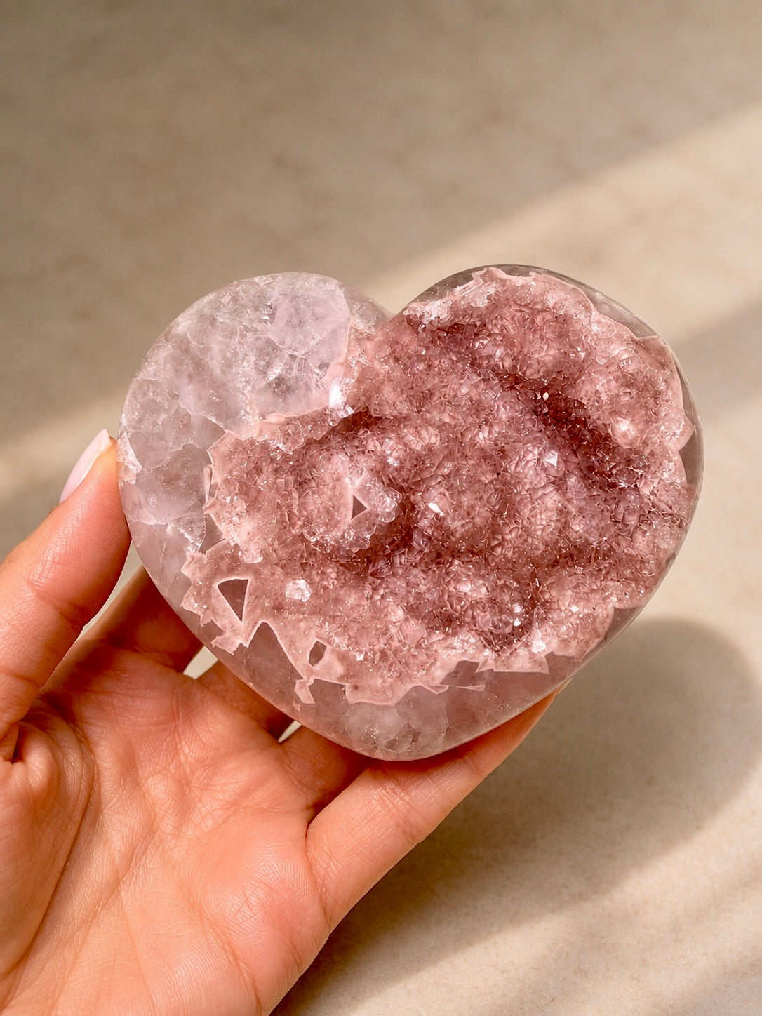 Rainbow Amethyst Herz – zartes Rosa & Doppelkristallisation | 9 cm | 373 g