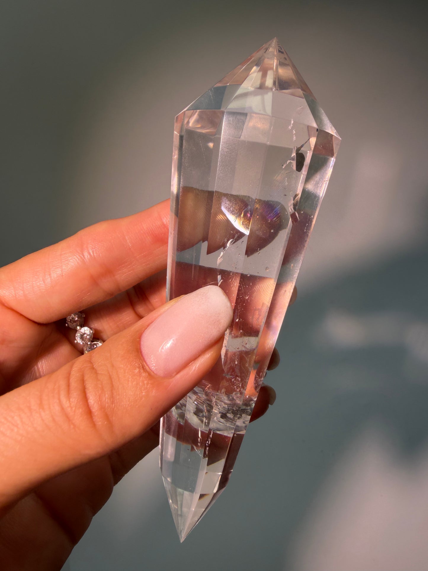 Rainbow Lemurian Vogel Cut Crystal, ultraklar, 12 Facetten, Bahia Brasilien, 11,9 cm, 147 g