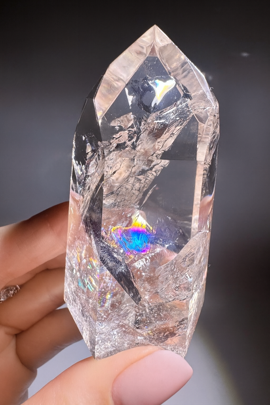 Regenbogen-Bergkristall 7.4 cm – Farbenpracht & Naturenergie 