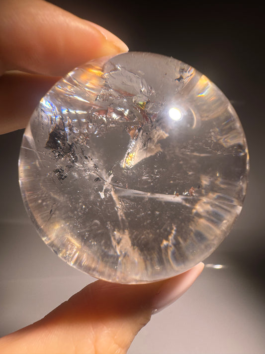 Riesige Lemurian-Bergkristallkugel in Extra Qualität mit Regenbogenreflexen