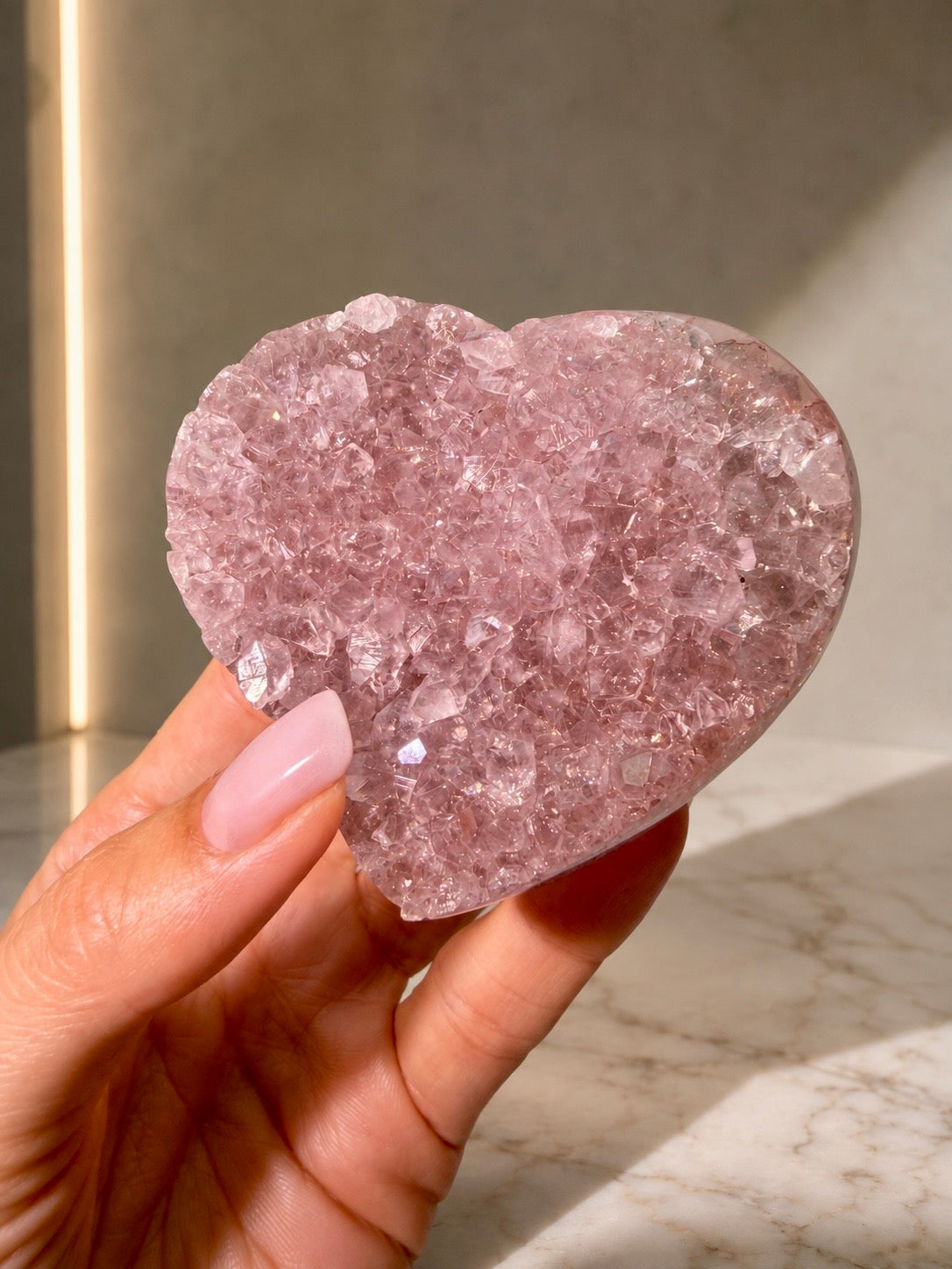 Rosa Amethyst Herz aus Uruguay, Rainbow Amethyst, seltener Edelstein und Kraftstein