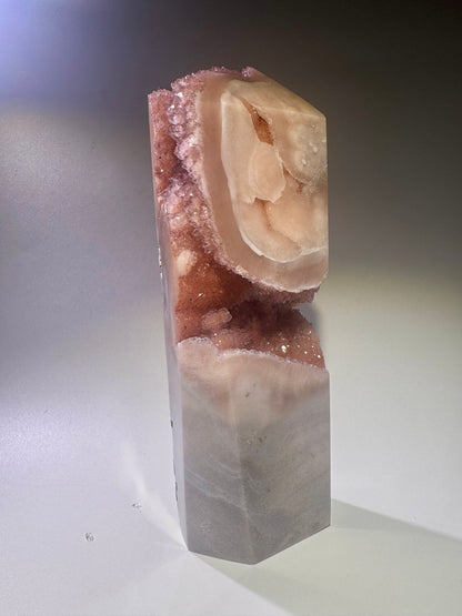 Rosa Amethyst aus Brasilien – kräftige Spitze – 13,5 cm – 574 g