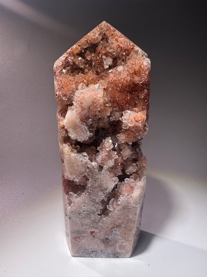 Rosa Kristall mit altrosa & hellgrauen Nuancen – Pink Amethyst – 16 cm – Brasilien